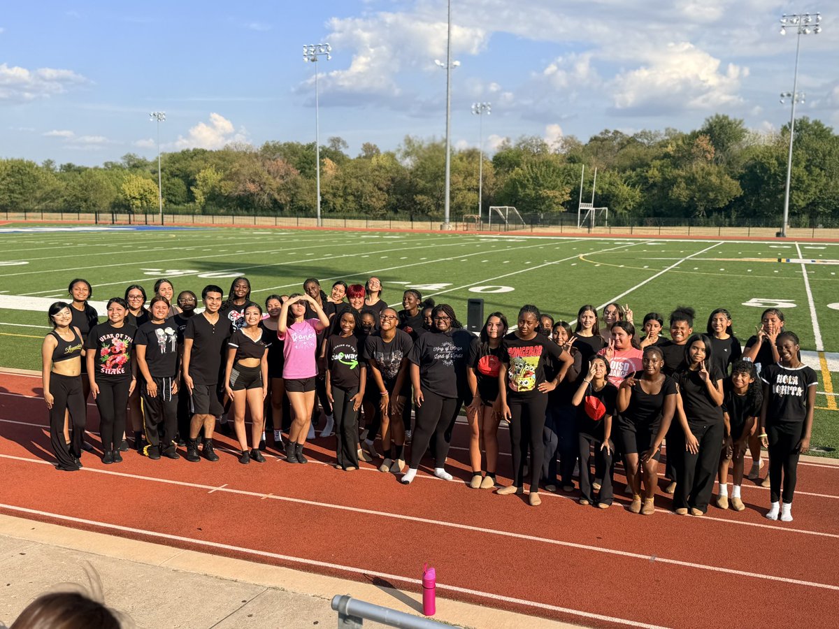 SamTasbyFB's tweet photo. Our @samtasbydance getting ready for their All City Dance audition with a little help from our feeder the @chs_chargettes. @NeshaMaston @TheGriffins22 @treytrey04 @N_Bernardino @Region5_DISD https://t.co/cnFj96mQZ2