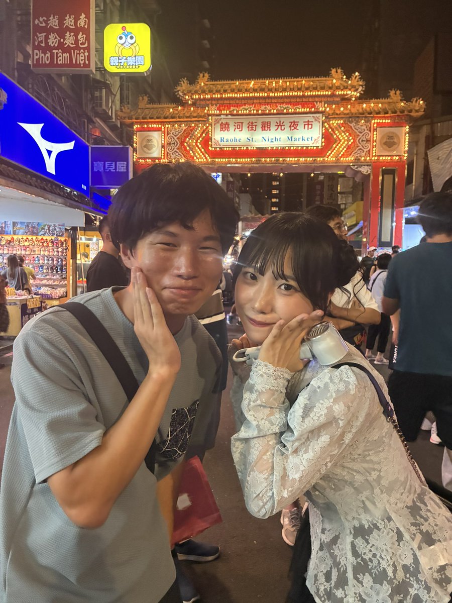 Raimu_006's tweet photo. ライブもオフ会もめっちゃ最高だった！

ライブでは最近めっちゃ好きになったさんさんろんどやってくれるとは思わなくてびっくりしたし、テンション爆上がりだったw

オフ会ではななちゃんとメリッサちゃんと色々な話できたし、一緒に夜市を見て回れて楽しかった！
#唯美人形台湾遠征 https://t.co/Daos8YUPbN