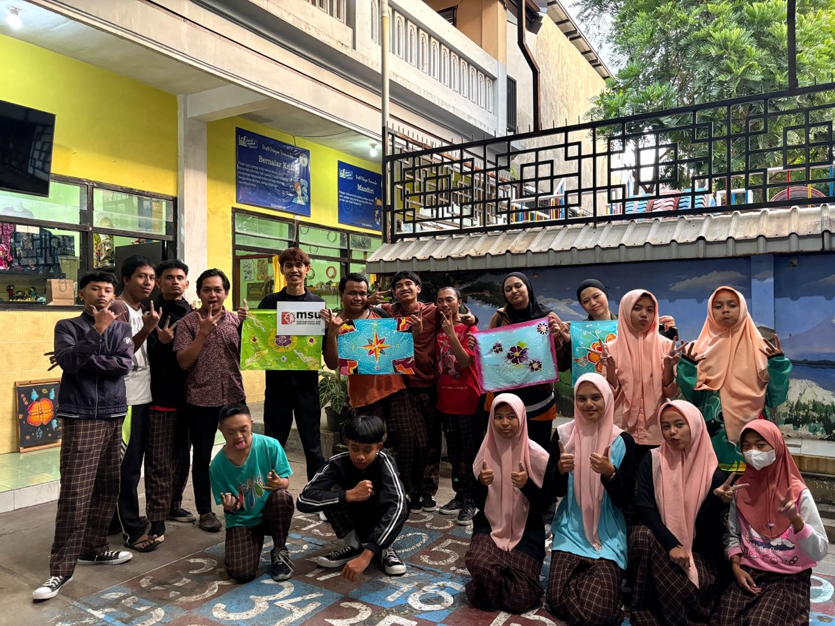msumalaysiaFISE's tweet photo. Beyond the classroom, into the world! Misha, Azwien & Imran proudly completed EXCEED × NEWTON 2026 with @Unair_Official in Indonesia, gaining global exposure through sustainability, technology, culture & collaboration.
#GLP #UNAIR #MSUmalaysia #MSUFISE #MyPremierDigitalTech https://t.co/D1S0ctWFRd
