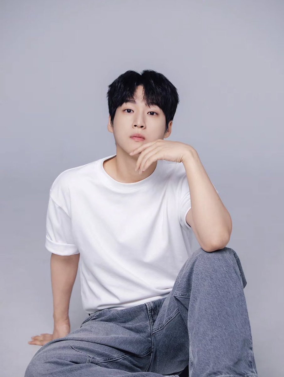 merong2zang2's tweet photo. 미친
김리현 뉴플필 왔다 https://t.co/Qrt8kFHiWx