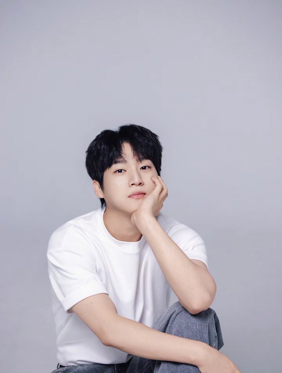 merong2zang2's tweet photo. 미친
김리현 뉴플필 왔다 https://t.co/Qrt8kFHiWx