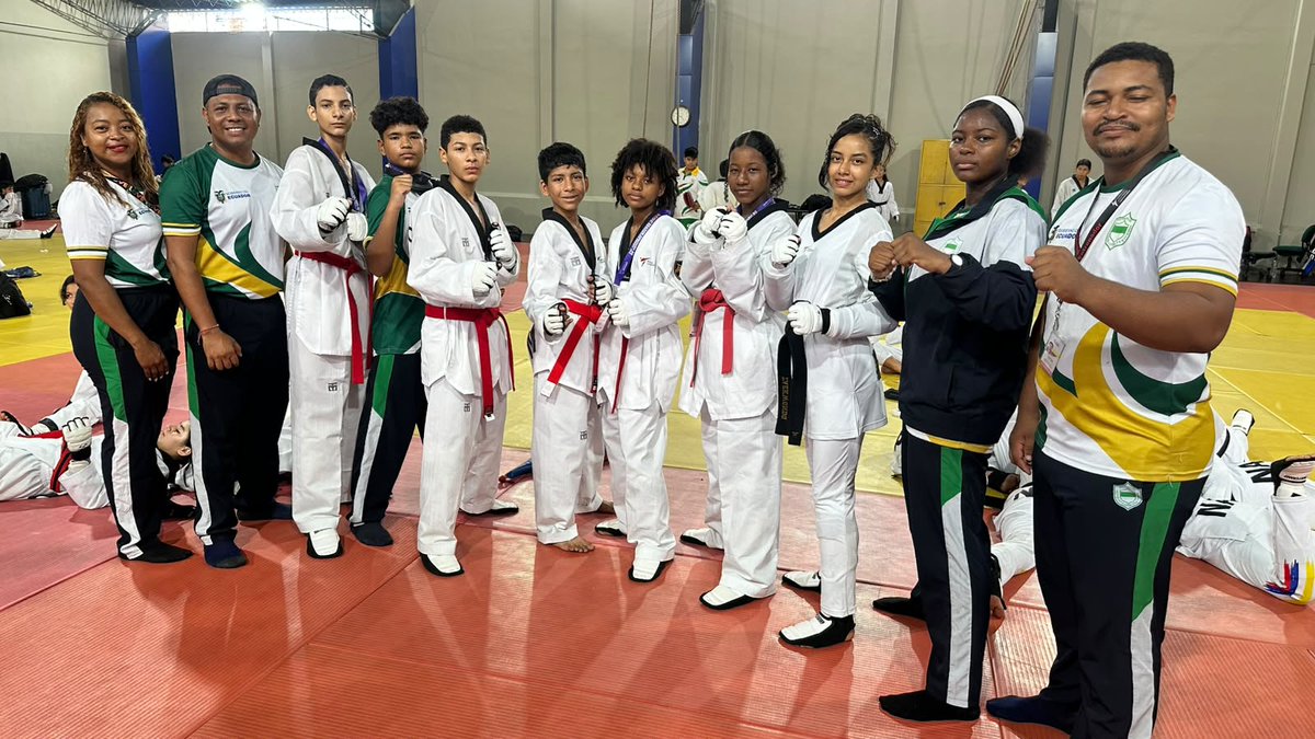 fedesme_2026's tweet photo. Hoy compite nuestro equipo de Taekwondo modalidad TK3 conformado por: Bendy, Cristhian, Thiago, kimi, Valentiona y Liseth junto a su equipo técnico multidisciplionario representarán a nuestra provincia en los XVII Juegos Nacionales de Menores Guayas 2026. !Mucha Suerte Chicos! https://t.co/8720iy4gM5