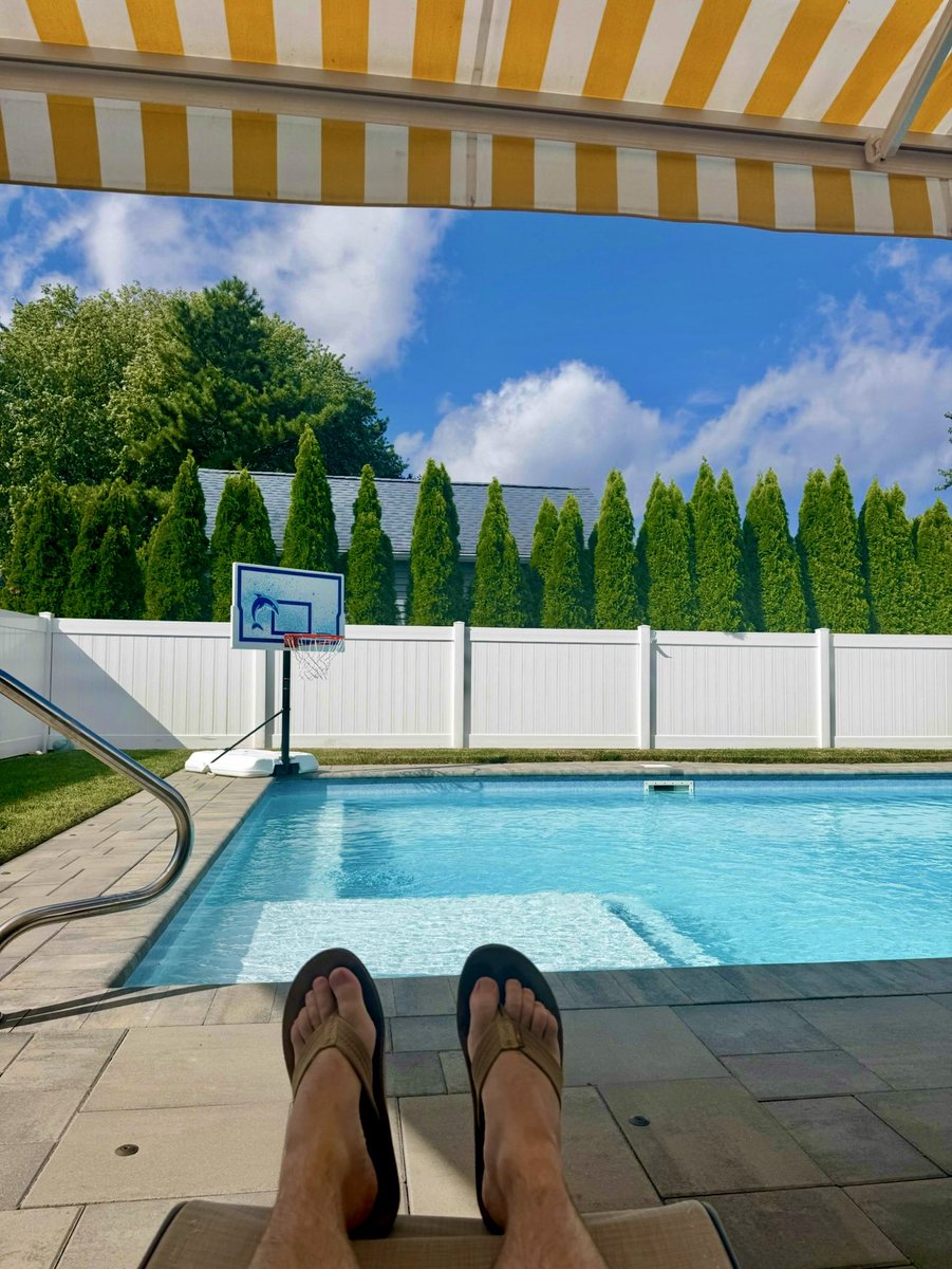 MickMann852441's tweet photo. Going to gamble irresponsibly all day and then go to the beach. #localsummer https://t.co/o05vSuYMGI