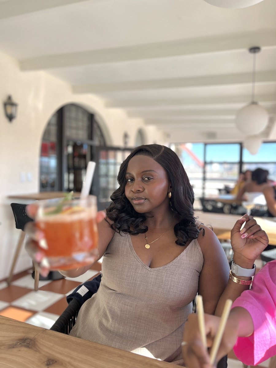 Evannnna__'s tweet photo. 🥃 https://t.co/4ZXJsHsRlH