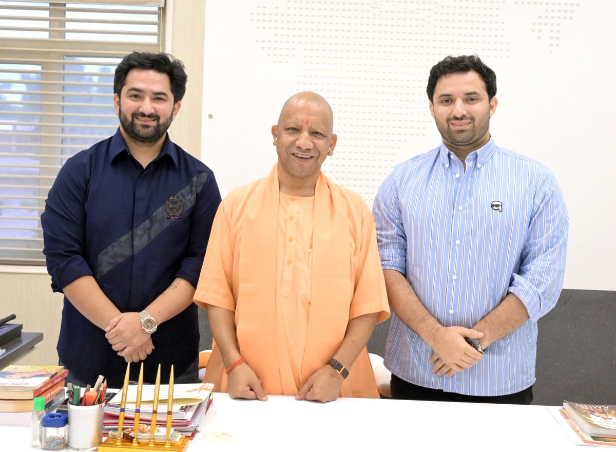 myogioffice's tweet photo. मुख्यमंत्री श्री @myogiadityanath जी महाराज से आज लखनऊ में जनपद लखीमपुर खीरी के पलिया विधान सभा क्षेत्र के माननीय विधायक श्री हरविन्दर कुमार साहनी उर्फ रोमी साहनी जी के सुपुत्र गण श्री अंकित साहनी जी एवं श्री बादल साहनी जी ने शिष्टाचार भेंट की। https://t.co/CUQCihXdTW