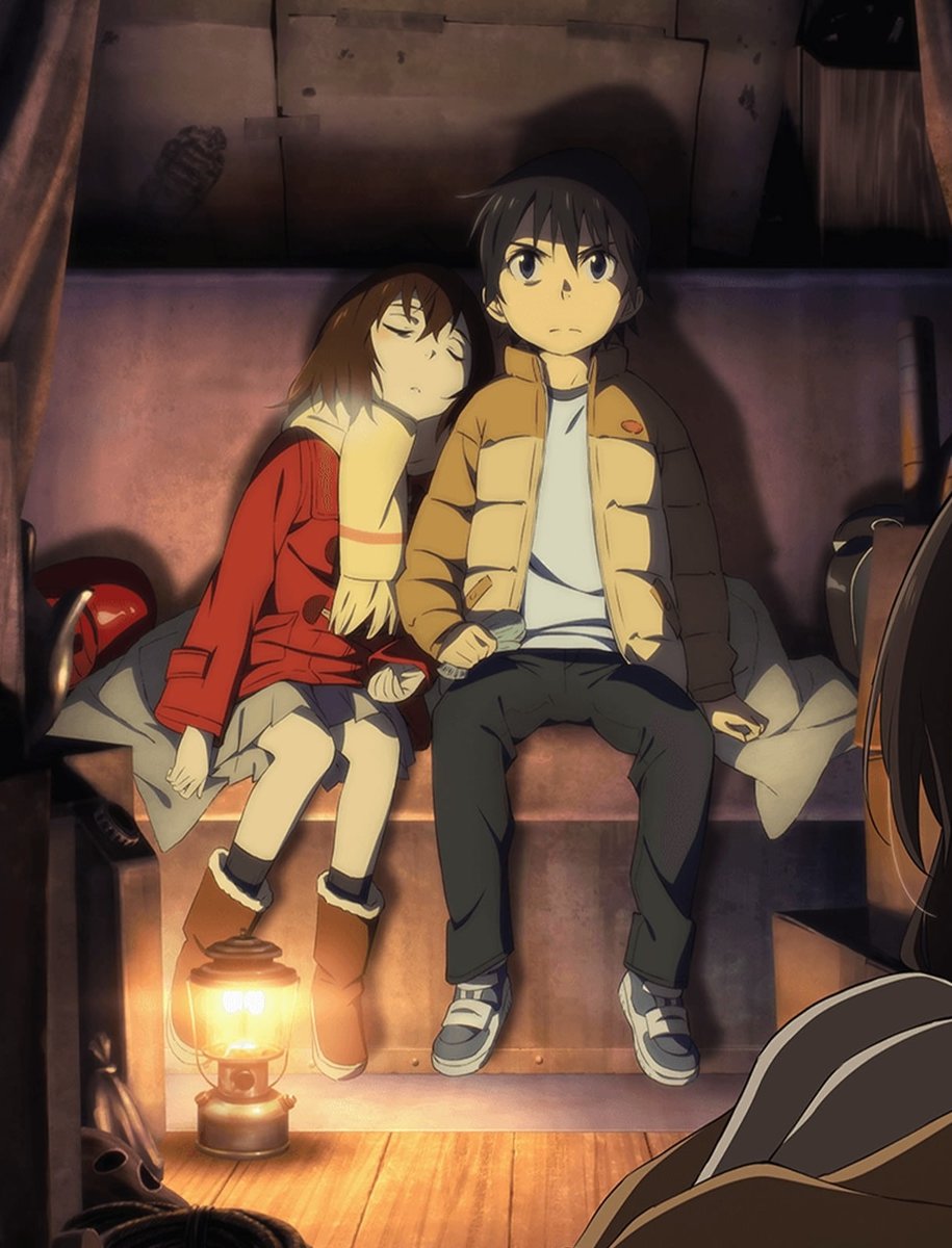 animetrends's tweet photo. DOS AÑOS SIN LA VOZ DE SAYURI

Este fin de semana se cumplen dos años del fallecimiento de la cantautora japonesa Sayuri, quien murió a los 28 años y dejó un hueco irremplazable en la música del anime.

Su final estuvo marcado por la tragedia y el hermetismo. Meses después de casarse con el músico Amaarashi, tuvo que pausar su carrera por una disfonía funcional, un trastorno que bloqueaba sus cuerdas vocales y le impedía cantar. Su familia nunca hizo pública la causa médica de su deceso. Solo confirmó que padecía una enfermedad crónica y que se fue pensando en la música hasta el último día.

Lejos de exprimir su memoria, la industria ha mantenido un respeto inusual: no hay álbumes póstumos forzados ni conciertos tributo lucrando con su nombre. Su legado se sostiene por el peso de su catálogo: endings y openings que siguen ligados a Erased, Scum's Wish, Lycoris Recoil, My Hero Academia y Edens Zero.

La enfermedad le robó la voz, pero sus endings ya son inmortales.
