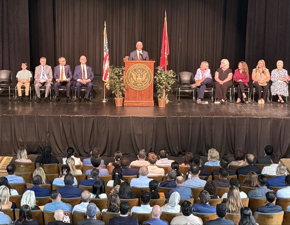 LesterStre47928's tweet photo. As the Grandson of an Irish Immigrant, it is a special privilege to welcome new Americans to Citizenship in the United States. Congratulations to You All!🇺🇸

Former Vice President Speaks At Constitution Day Naturalization Ceremony @Tusculum_Univ | WGRC
https://t.co/6MIOpJVbI1… https://t.co/eegYABHrgw