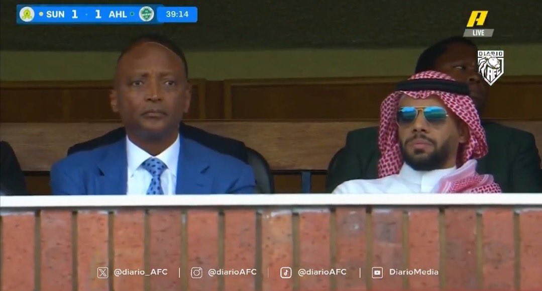 iio8_a's tweet photo. حسبي الله ونعم الوكيل فيك الله يجعل كل ريال تاخذه من حساب النادي تدفعه على علاجك https://t.co/vDV1hyBYBt