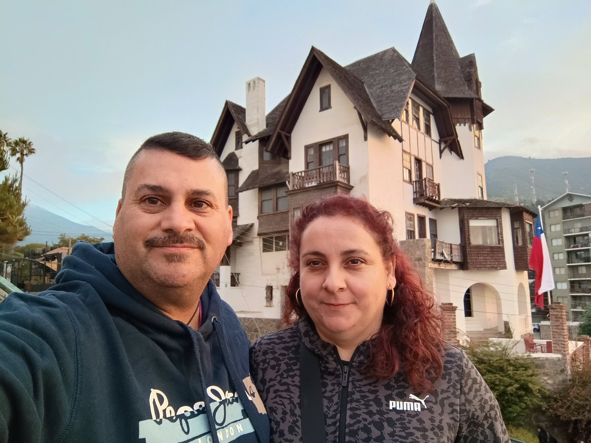 boban717's tweet photo. Atardecer patrio junto a mi MK. 😘👩🏻‍🔬🌹🍷👩🏻‍🚒🖤🇨🇱 https://t.co/oYZWFwUqQe