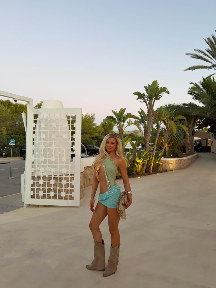 ukbesttalent's tweet photo. Abigail https://t.co/lPH6Cye7I1
