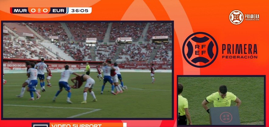 ElPostGrana's tweet photo. HAN DECIDIDO QUE ESTO NO SEA PENALTI. https://t.co/GBIRdFuvmy