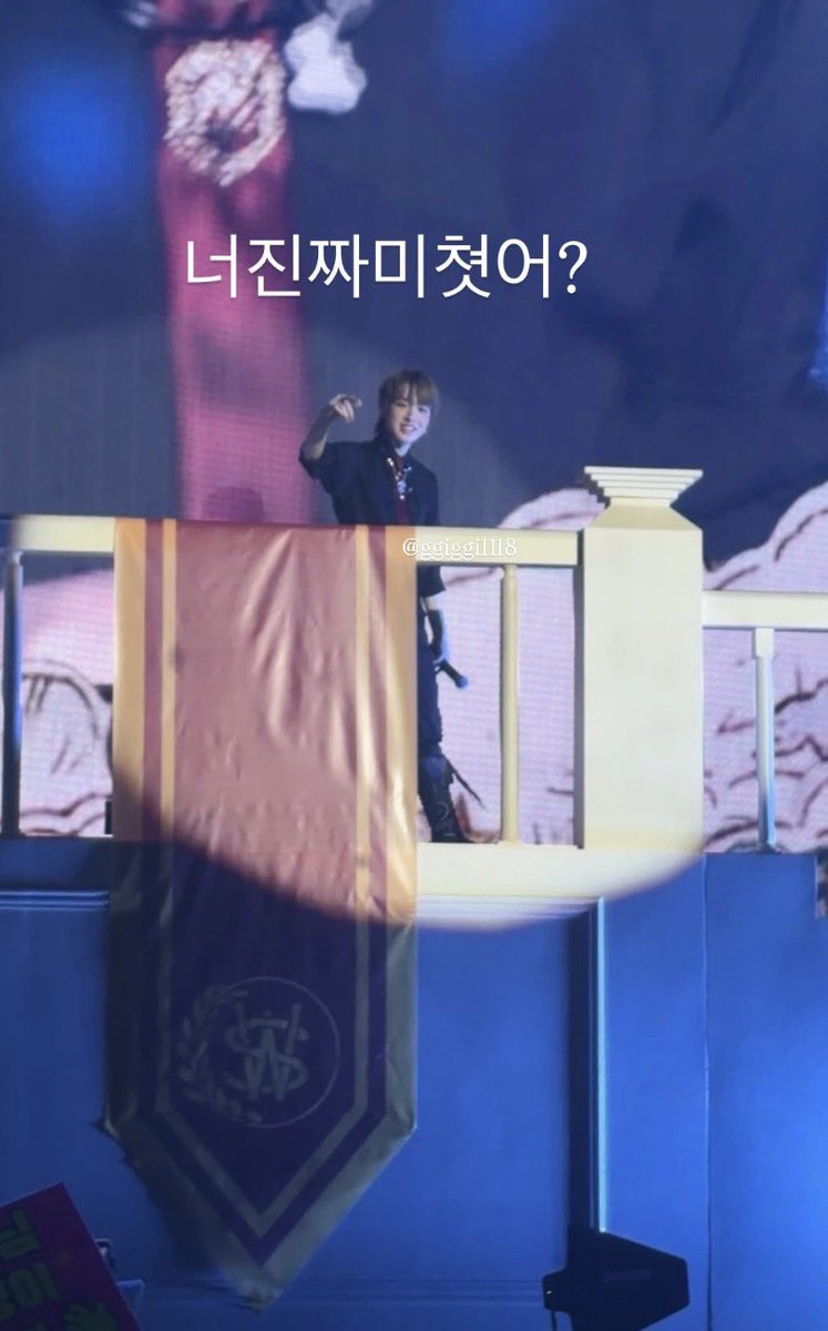ggiggi1118's tweet photo. 사쿠는 본인 우치와를 든 팬들을
콕. 찝어준다 .

나는 그 사실을 오늘 다시 느꼇다 .... https://t.co/GDXDB0svtt