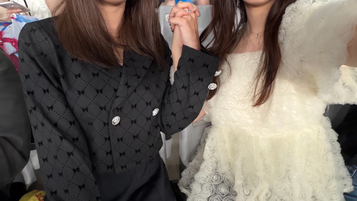 ms_ido121's tweet photo. 雨でちょっと髪の毛やられちゃったけど
初日楽しかった♡ https://t.co/xKorND12FI