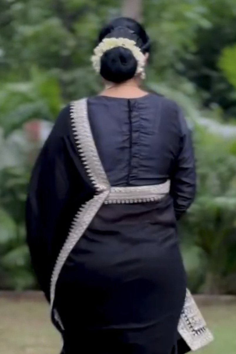 Umoactress__'s tweet photo. Milfy Neelima is All Ours 🥵🥵🥵

Just Look at that Milfy Stuffs &amp; Biggies 🍈🍑😋 https://t.co/X6nuQknJO9