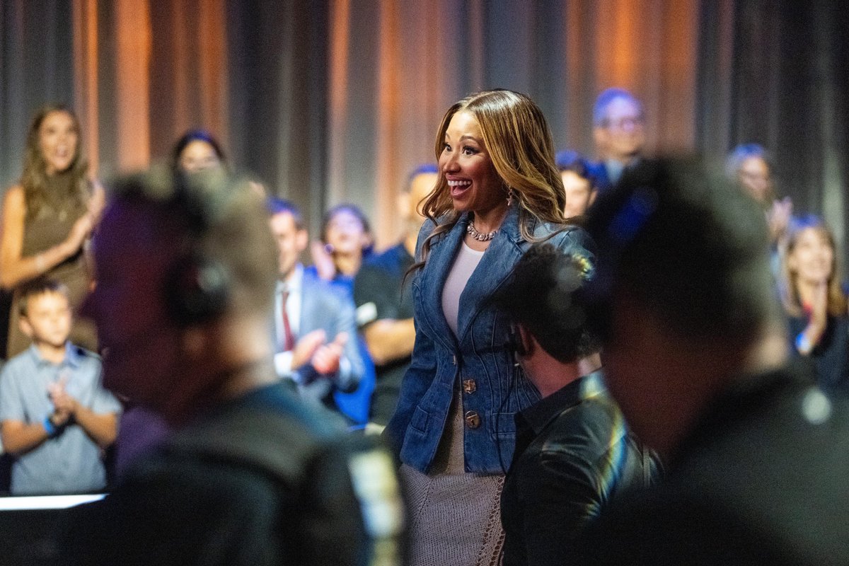 MinajVault's tweet photo. 4K/UHQ: Nicki Minaj photographed during the Million Dollar Pitch Competition in Washington, DC. https://t.co/HNq88kDOjl
