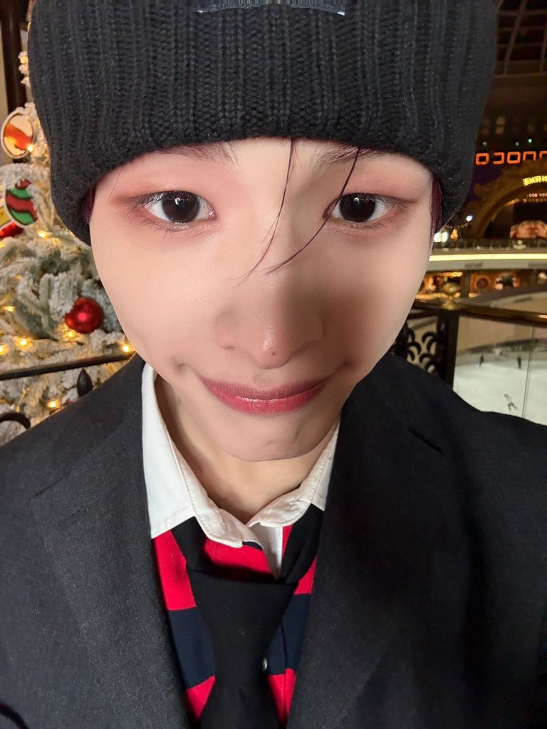 eomjismile's tweet photo. are we twinning…? (the third slide is a barefaced one 🤦🏻‍♀️ not so good skin )

#NEX2YSELCADAY #NEX2Y #NEXZ #HARU #넥스티 #넥스지 #하루 https://t.co/zhn9Oh6o2W