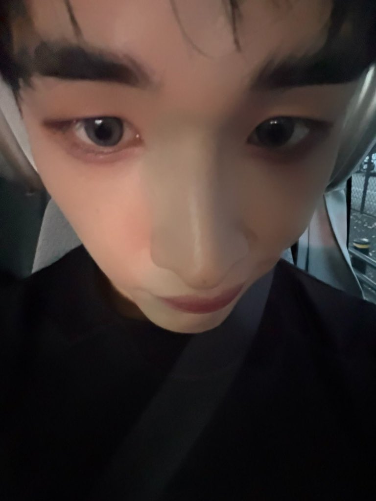 eomjismile's tweet photo. are we twinning…? (the third slide is a barefaced one 🤦🏻‍♀️ not so good skin )

#NEX2YSELCADAY #NEX2Y #NEXZ #HARU #넥스티 #넥스지 #하루 https://t.co/zhn9Oh6o2W