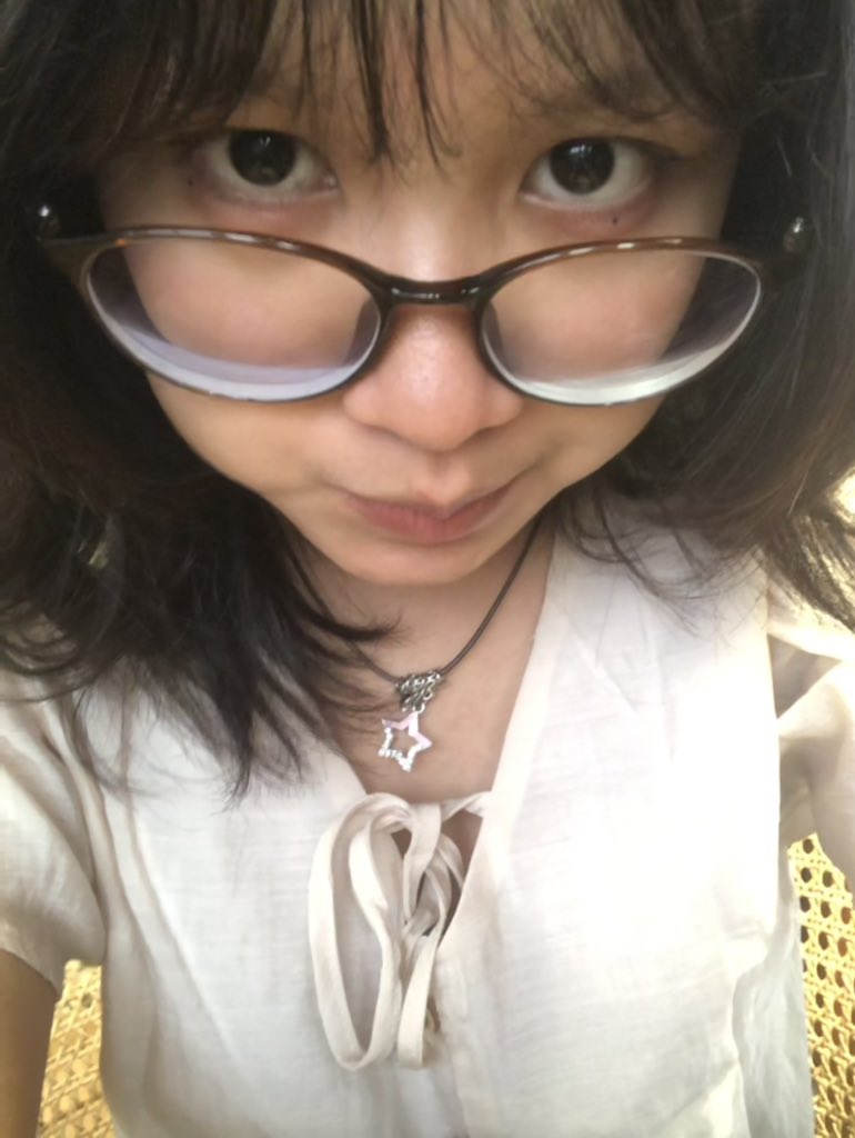eomjismile's tweet photo. are we twinning…? (the third slide is a barefaced one 🤦🏻‍♀️ not so good skin )

#NEX2YSELCADAY #NEX2Y #NEXZ #HARU #넥스티 #넥스지 #하루 https://t.co/zhn9Oh6o2W