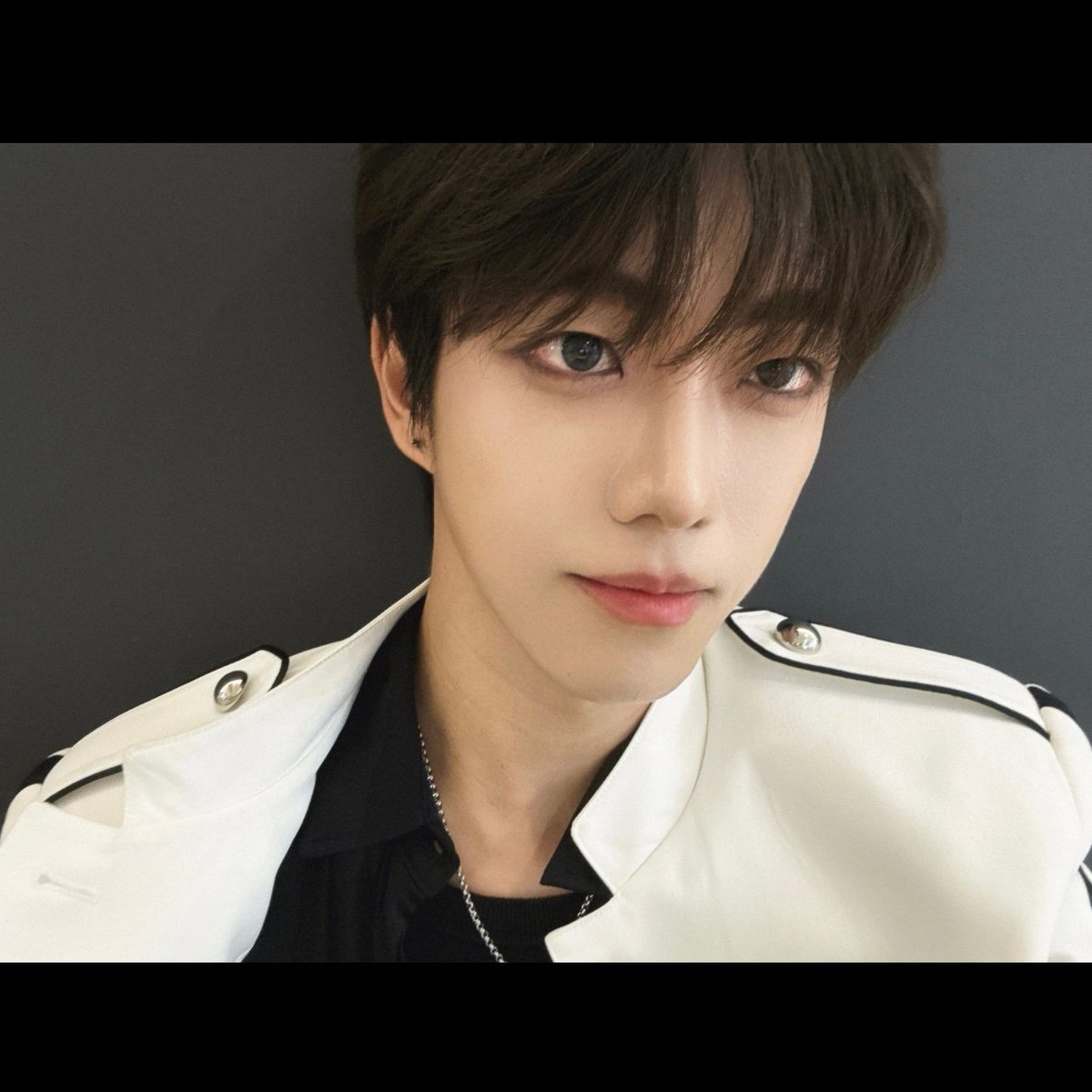 chaeuyuet's tweet photo. Today I had a mint chocolate frappe with some mint candies too~ https://t.co/9XALKICez0