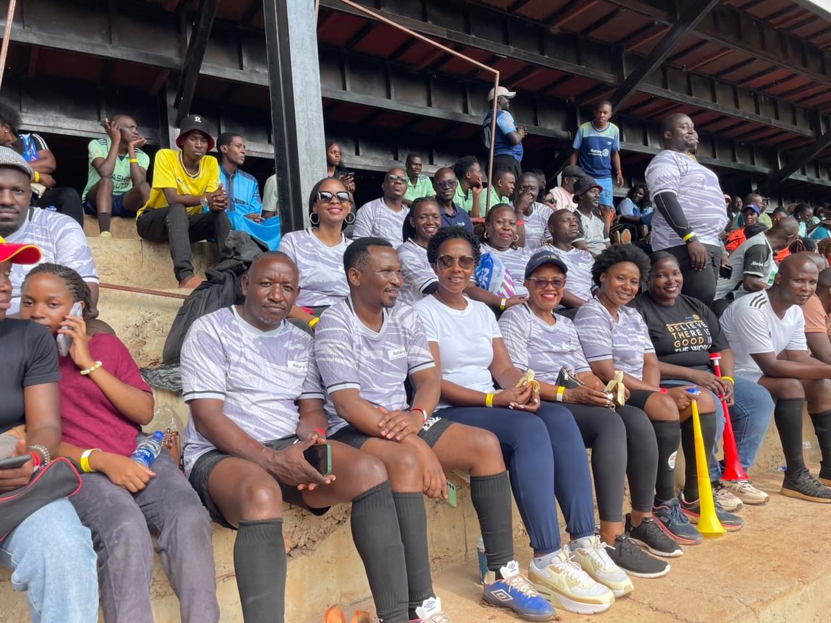 RCKla7Hills's tweet photo. @rckla7hills kicked off a great day at Rotary 5-Aside, Service through fellowship! Not just goals but for a good cause. Proud to be part of this. 
Sweat, teamwork, networking and community service all in one. 
We may not have won the cup but we won the day. #rotary5aside #rotarynetworking