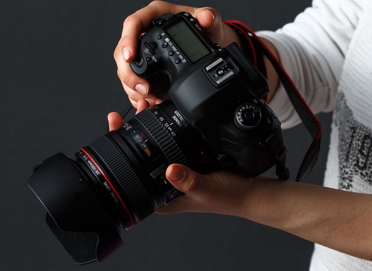 aelli869783's tweet photo. New to photography Start with natural light u0026 a 50mm lens—simple, sharp shots guaranteed. https://t.co/kfgCLnS4Qg