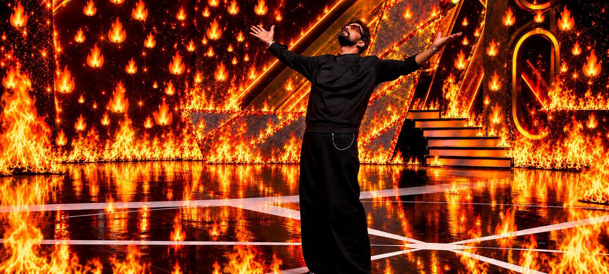 BossTweetzz's tweet photo. Bigg Boss madbedi madbedi antare 
Hype maadi bisaktare 🔥🔥

#Bbk13 💥😎 https://t.co/WgGCQlm9ka