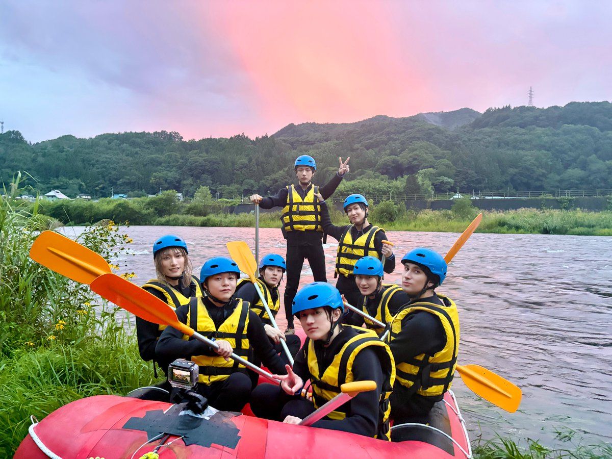 Supdra_staff's tweet photo. ／ 
『スパドラ★クエスト』 
ありがとうございました🐉 
＼  

来週もお楽しみに💫  

🔹 5分でわかる #スパドラ 
https://t.co/vsHAEV8jyg 

🔹 Official &amp; Member SNS 
https://t.co/LSBqgHu6wH

@SupaQuestfuji
#スパクエ #SUPERDRAGON https://t.co/RkaVYXRh32