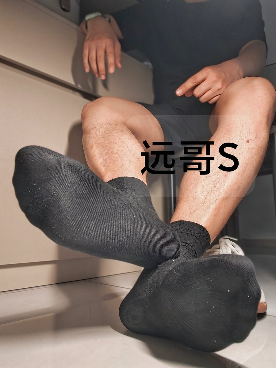 ice6884's tweet photo. 黑袜征服 https://t.co/BrLXuQtU84