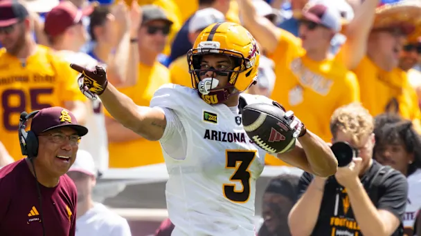 DP_NFL's tweet photo. NFL Draft Prospects for Early Slate:

🔵Reed Harris--WR, Arizona St.
🔵 Jelani Thurman--TE, UNC
🔵 Ashton Hampton--CB, Clemson
🔵 Ellis Robinson IV--CB, UGA
🔵 Quincy Rhodes Jr.--DL, Arkansas

Sleeper:
🔵 Josh Manning--WR, Kansas St.
#DamesDudes #CollegeFootball #NFLDraft https://t.co/CDFFLryJMh