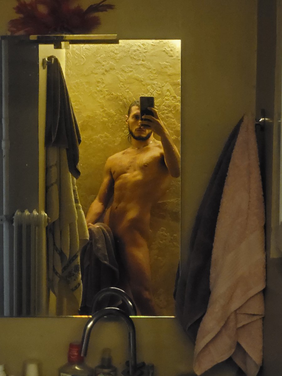 fckkboy69's tweet photo. Who's gonna dry me? 👀 https://t.co/mZ1g7VkCdz