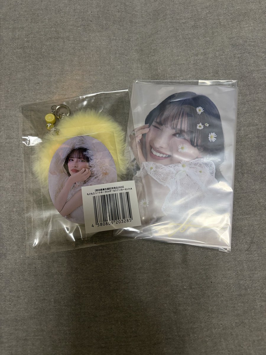mo_tk_aki08's tweet photo. グッズ集め卒業する為

あきちゃん💛グッズ買取して頂けたら嬉しいです🙇

値段等はDMで相談させて頂きたいです

以前上げた生写真は100円から150円で考えてます

グッズはこちらに

ライブ参戦ない為
郵送で送らせて頂きたいと思ってます https://t.co/qXs7geajoc