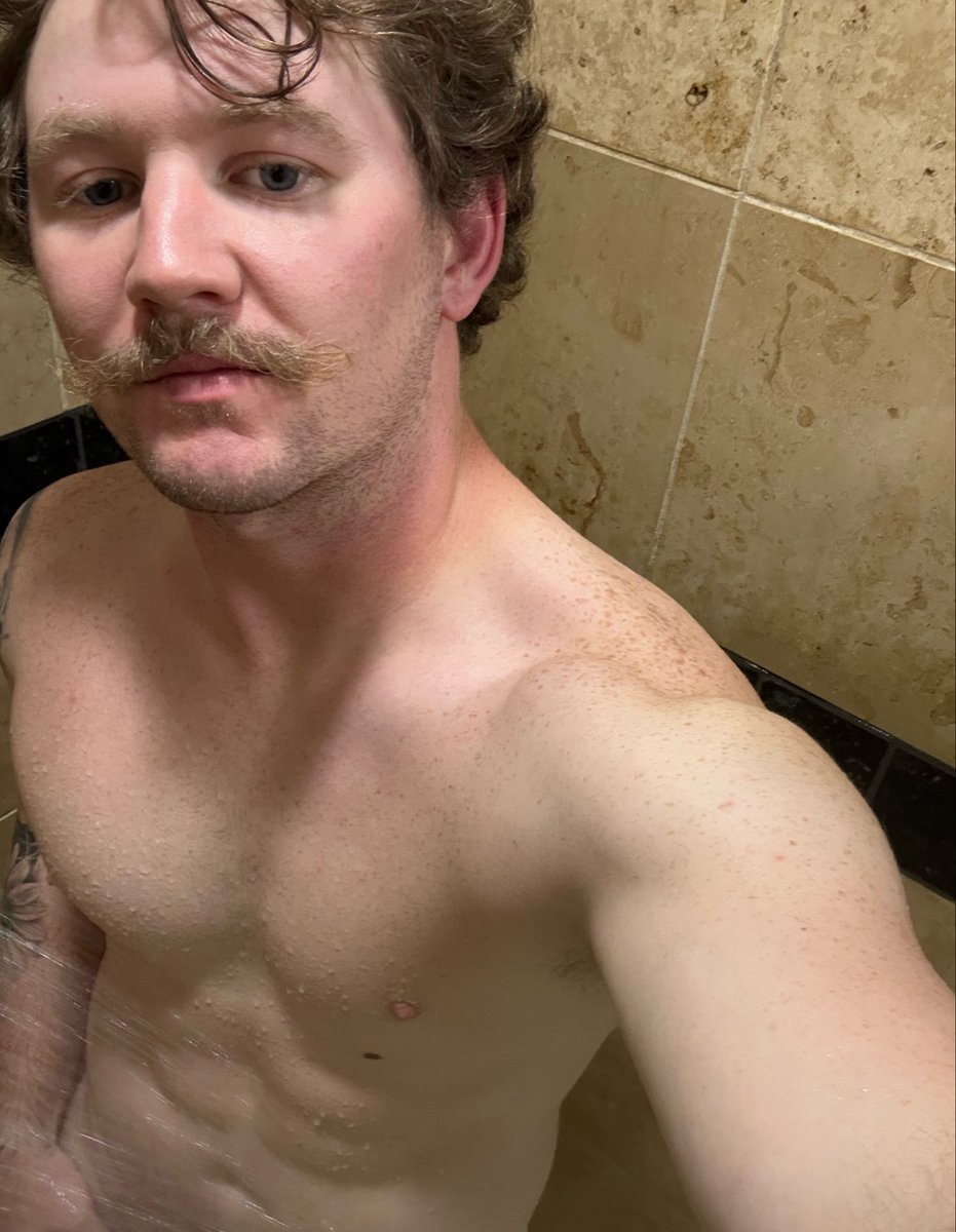 _stache__ tweet picture