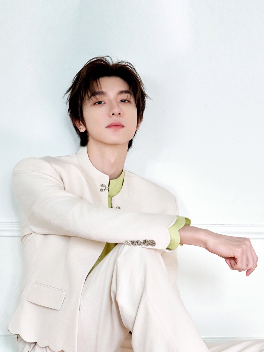 LINYILOVER_TH's tweet photo. 2026.09.19
LinYi Studio’s Weibo Update

“หลินอี“ กำลังเรียกรวมตัวเหล่าคนรักชาแล้วนะ~ 🍵
ใครเป็นสายชา รีบมารายงานตัวเลย! 👀✨

#CHAGEEMatchaSeries
#CHAGEE
#林一 #LinYi #หลินอี https://t.co/mjOGz1yR29