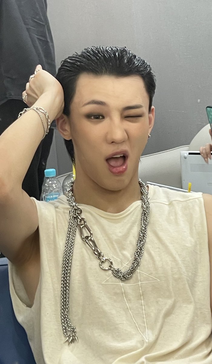TNX_twt's tweet photo. 혁아 생일축하한다 귀염🎊🎉

#TNX #티엔엑스
#장현수 #HYUNSOO https://t.co/ECZhxq79CN