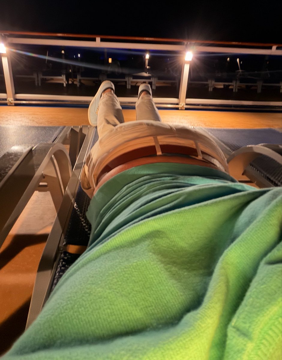 Taylor117854's tweet photo. Bro keeps walking past me over and over again. Just say hi already 🥲👋 

#mlm #gay #wheresmybf #chudai https://t.co/ZSRaF0vrzq