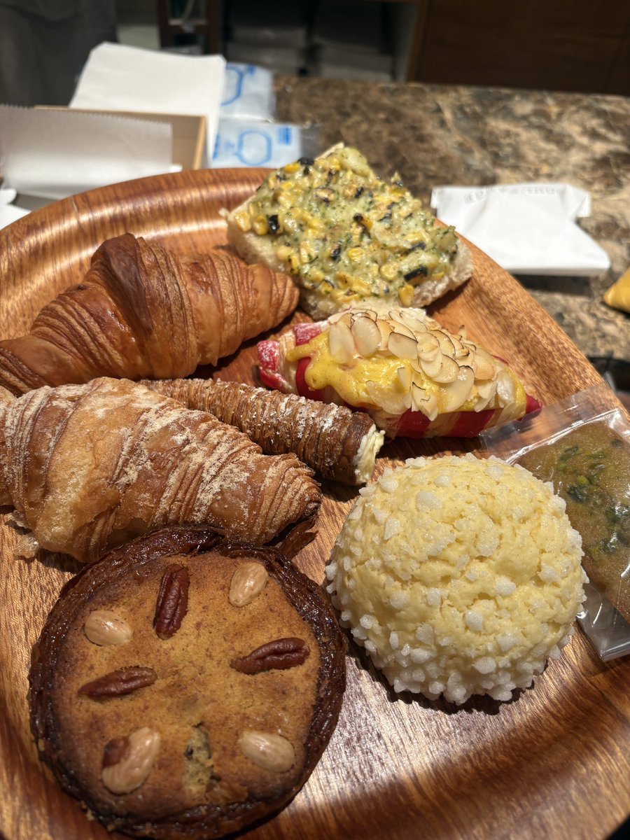 DtMlekz's tweet photo. 毎日外食疲れただの🐷爆誕大鬱 https://t.co/BH4B3Ko41F