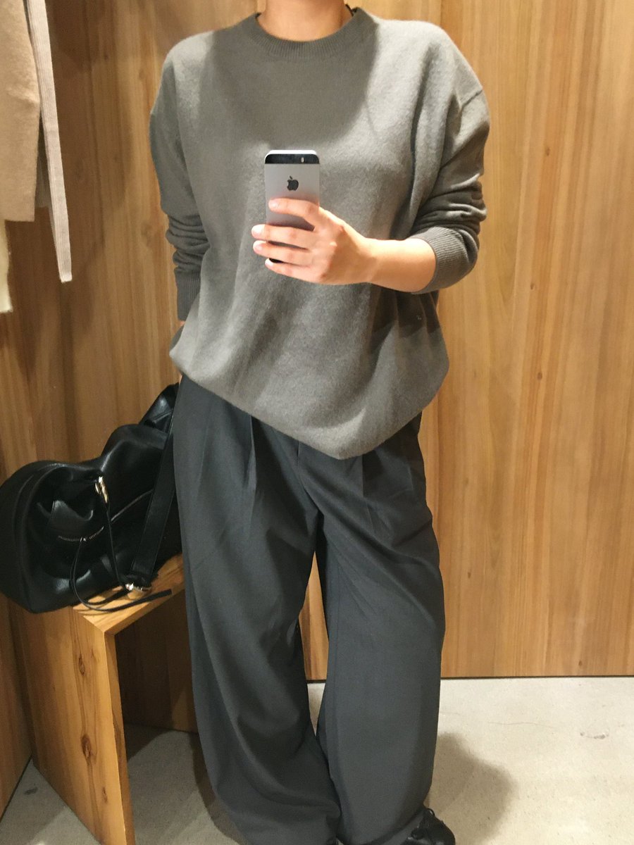 jenxney's tweet photo. 이번 시즌 자라 맨즈 미쳤음
그냥 모두가 맨즈를 사야함
위에 걸친 셔츠랑 사진 속
하의 제외 모두 자라입니다
두번째 니트만 우먼즈고
나머지 모두 맨즈입니다아 https://t.co/L5fdiXEmco