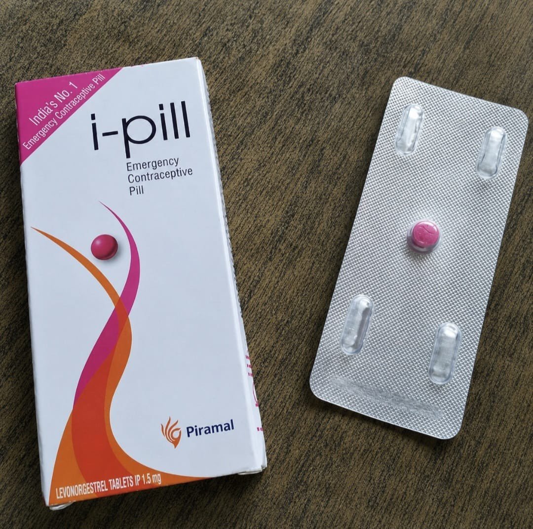 Anaya_blossoms's tweet photo. Oh @grok   Why do they use all this plastic for just one pill..? https://t.co/spR1TzN3Bh