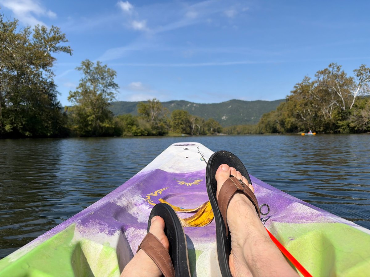 trentonwalker's tweet photo. So thankful for Virginia. Beautiful weather. Awesome sabbath rest. https://t.co/vU1tAX70vn