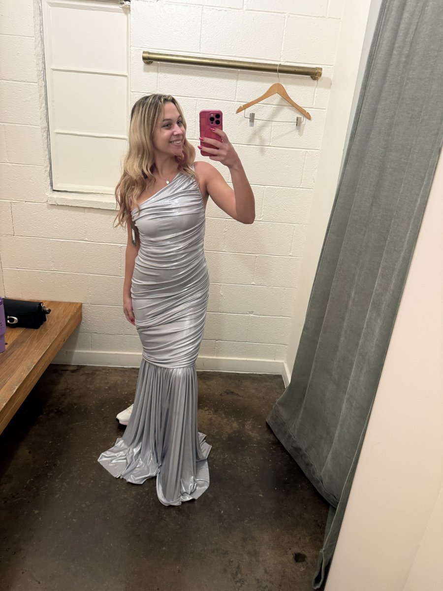 spoiltiff_'s tweet photo. Finally found the perfect dress for the femdom ball, $175 for my dress! 

Reimburse it, NOW🥰 https://t.co/9AmikmknYb