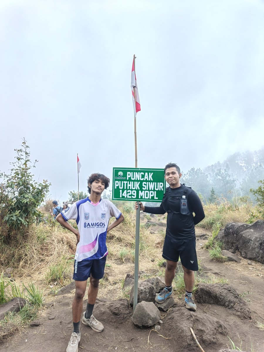 _dewaris's tweet photo. hai loff @Lily_JKT48 mau laporan #HealtLy hari inii hehe, todayy first time nyoba trail run hehe walau cuman dapet 2 loop Alhamdulillah dulu, bismillah next 5 loop hehe.. selamat istirahat ditunggu ceritalynyaa yaa semangat untuk besokk #NiteLy https://t.co/rhS184i6R5