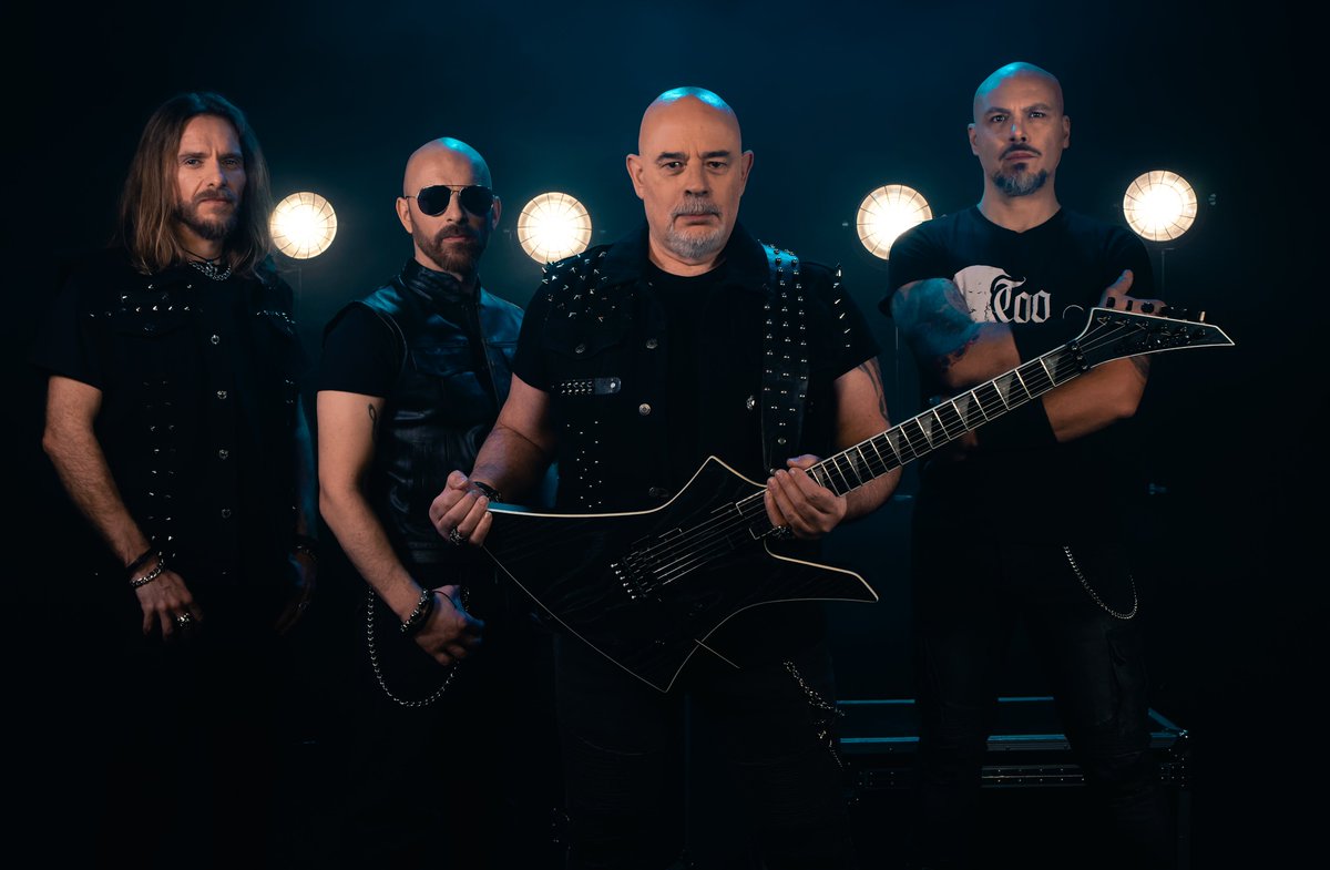 dany_rock18's tweet photo. Fotos para el nuevo proyecto de @jero_ramiro ( @jeroramirobanda ) . Acompañado está vez por @javi_canseco_ , @rodri_drums  e @isaacpalon .

📸@dany__producciones 
               https://t.co/1gszjUN4Mp https://t.co/V0UtrkVPhg