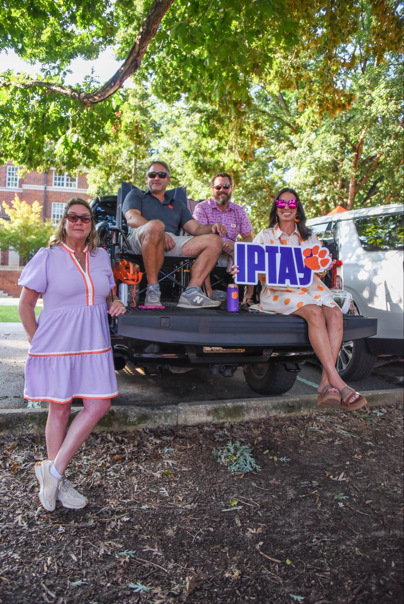 IPTAY's tweet photo. IPTAY members are ready for kickoff! 🐅🟠

Beat the Tar Heels! https://t.co/RTjMMFcSju