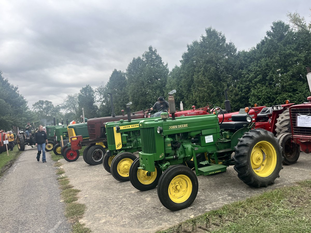 vcartwright937's tweet photo. Nothing like the change of season and fall harvest festival in Ohio! https://t.co/jTColIHJ3l