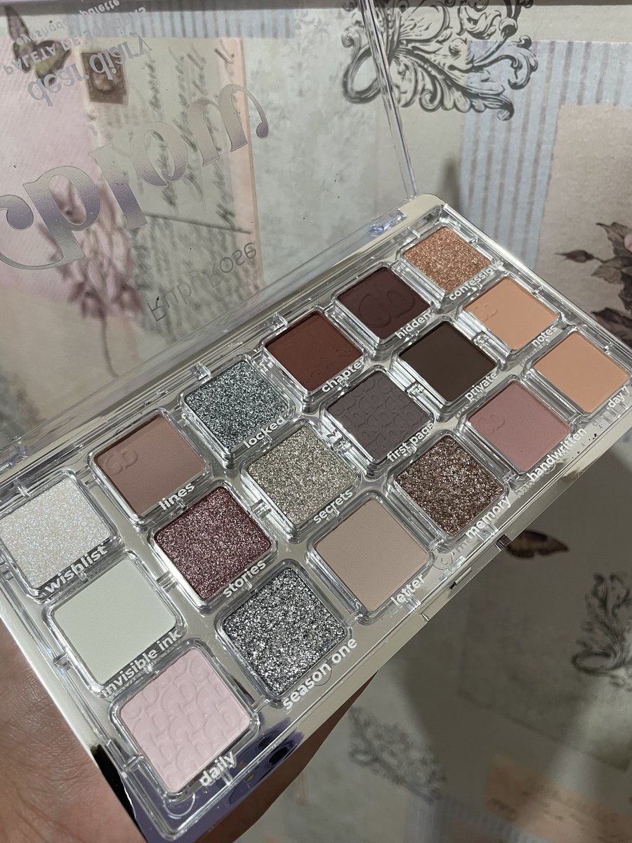 idatesope's tweet photo. GENTE que paleta perfeita https://t.co/FwjHH0SaKY