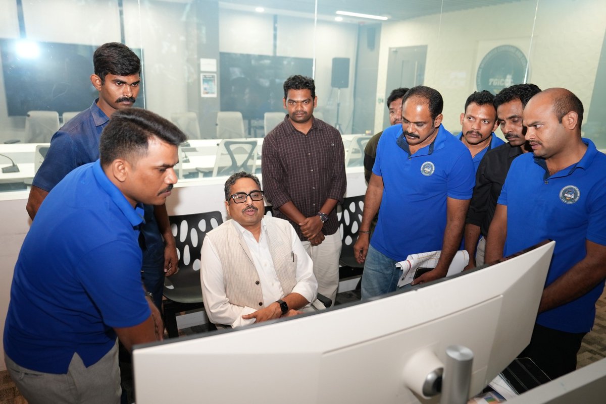 TelanganaCS's tweet photo. Chief Secretary Shri @sjaju1, IAS reviewed the preparedness for the upcoming Ganesh immersion Shobhayatra and the heavy rainfall situation at the #TGICCC, Banjara Hills, today.
From the Command Control Centre, the CS reviewed real-time monitoring of key Shobhayatra routes, including Balapur, road conditions and repairs, sanitation, traffic management and CCTV surveillance. TGICCC In-charge Officer Shri Kamal Hasan Reddy briefed the CS on the monitoring arrangements.
The CS directed all departments to remain fully alert, strengthen CCTV surveillance, ensure prompt removal of waterlogging and coordinate closely to ensure the safety and convenience of citizens during the Shobhayatra and the prevailing heavy rains.