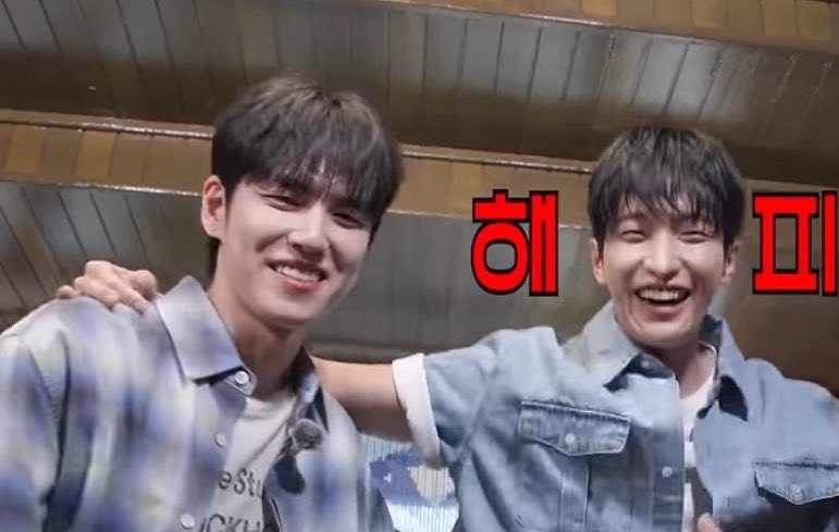 wonwonkyeom's tweet photo. my wonkyeom but make it wonpil and dokyeom 🥹 my bunnies, my sunshines #원필 #도겸 https://t.co/kp2fT9a9Ri