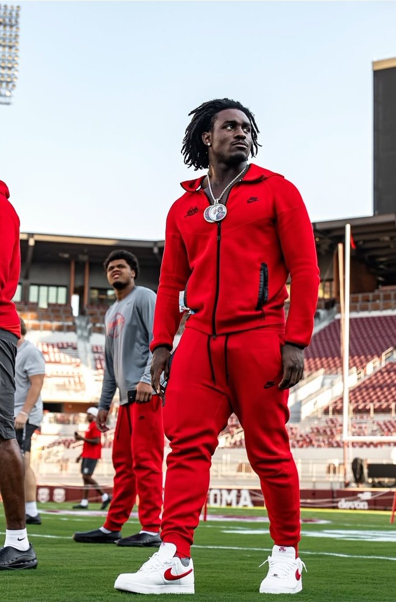 RicklanHolmes's tweet photo. 1st road trip for @R1cklanHolmesII
#BuiltByHisExamples
#DrivenByHisPurpose
#WolfStatus
#RealOnes26 #GoLobos #ProudDad
@UNMLoboFB
@UNMLOBOS https://t.co/xR23msxbW9