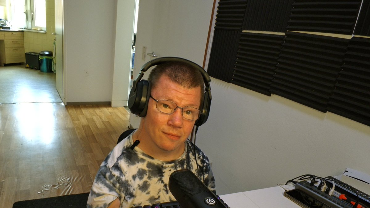 stoffelchen007's tweet photo. 🔴 HEUTE AB 18:00 UHR LIVE! 🔴

Moin Leute! 👋
Heute geht’s wieder nach Eorzea in FINAL FANTASY XIV ONLINE! ⚔️🔥

Wir starten entspannt in ein neues Abenteuer und schauen, wie weit wir kommen – lustige Momente sind natürlich vorprogrammiert. 😂

👣 Das Besondere: Ich spiele komplett mit den Füßen!
Wer Lust hat, kann gerne vorbeischauen, mitquatschen, Fragen stellen oder einfach entspannt zuschauen. Bei uns ist jeder herzlich willkommen! 💜

🕕 Start: 18:00 Uhr
🎮 Game: FINAL FANTASY XIV ONLINE
🔗 https://t.co/vr8ttpQq6m

Wir sehen uns im Stream! 👋💜
Liebe geht raus – Kuss auf die Nuss! 😘 #twitchde