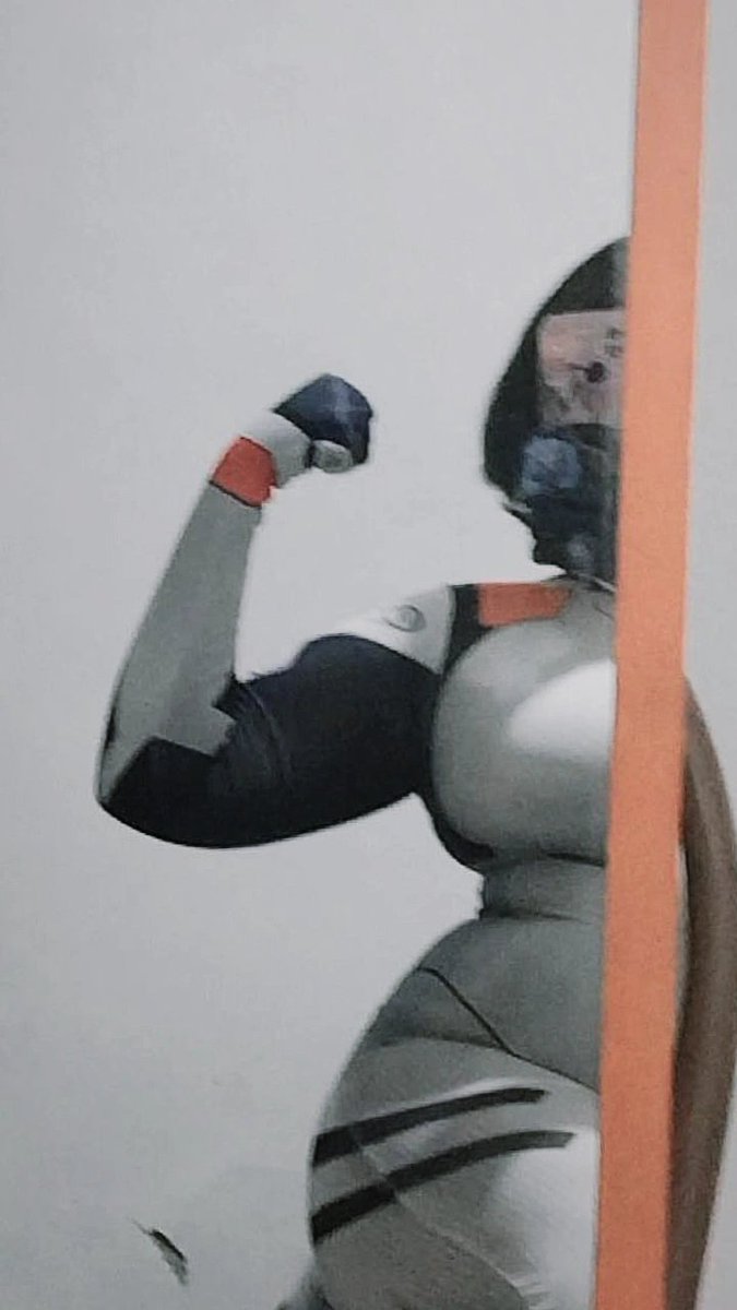 harrysonico's tweet photo. Escúchame bien brazo de 35 
(Oli síganme en ig justo justo subiré fotitos en mis cosplay y asisi) Porfisssss ayúdenme los amo https://t.co/JB2bMjrdQv
